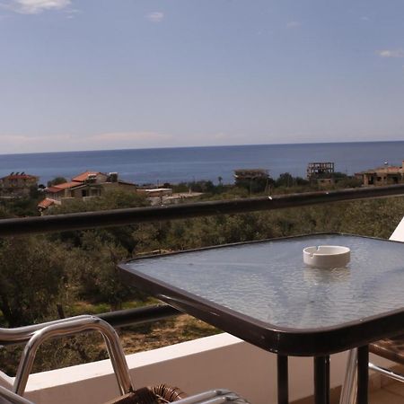 Bed and Breakfast Velco Bb Himara Exterior foto