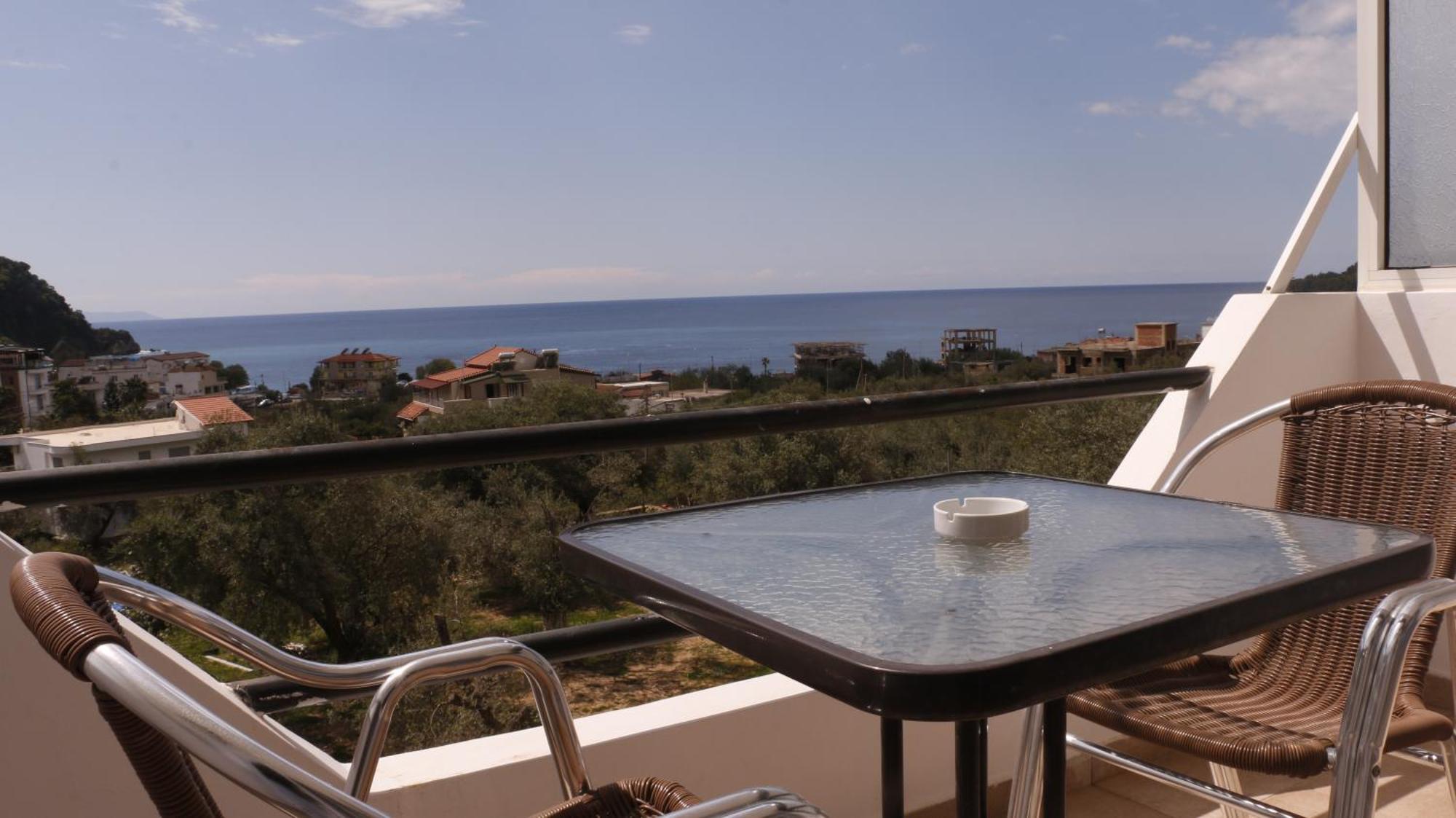 Bed and Breakfast Velco Bb Himara Exterior foto