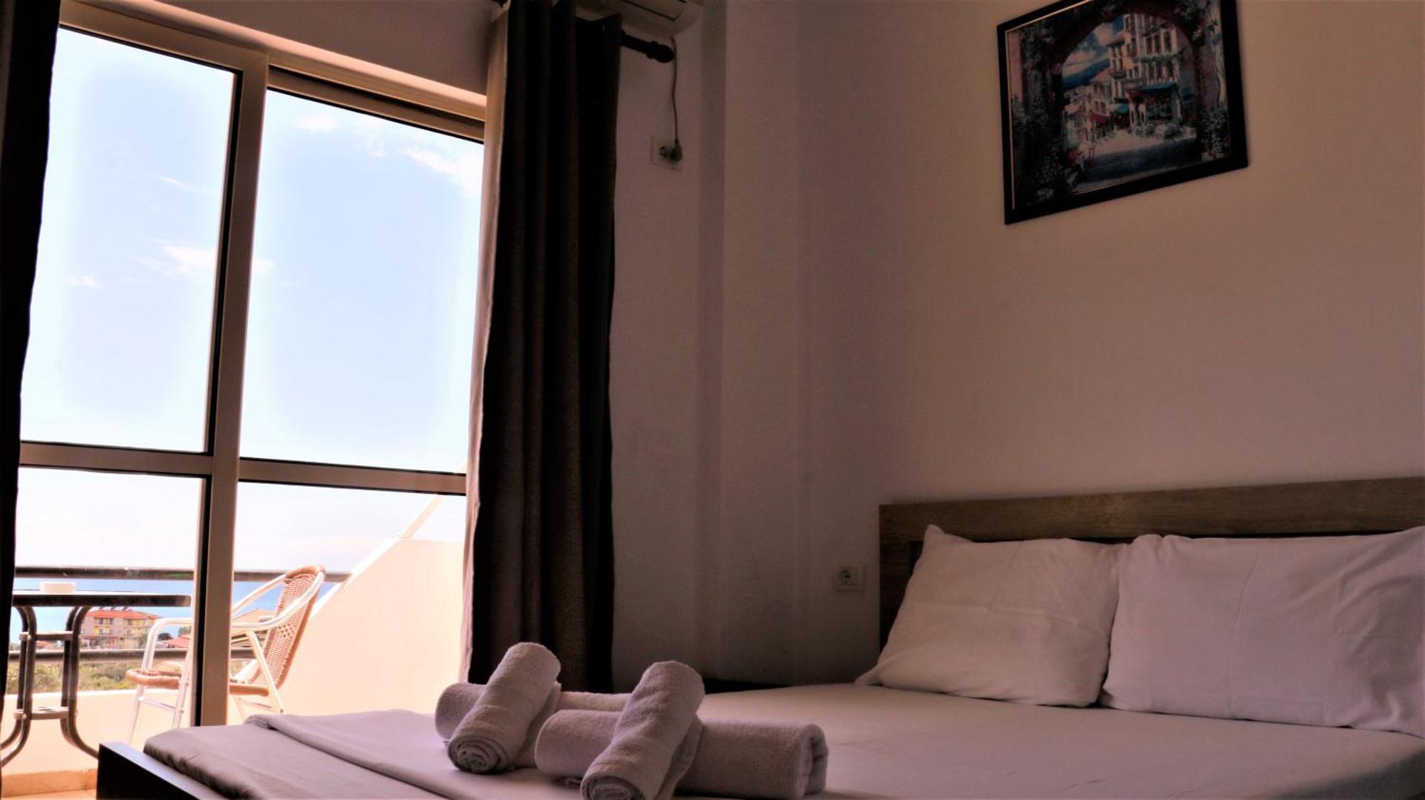 Bed and Breakfast Velco Bb Himara Exterior foto